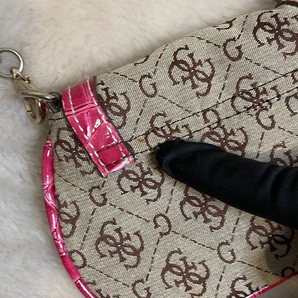 Rare! Vintage Y2K Guess bag crossbody mini chain with pink details and monogram - Picture 11 of 16